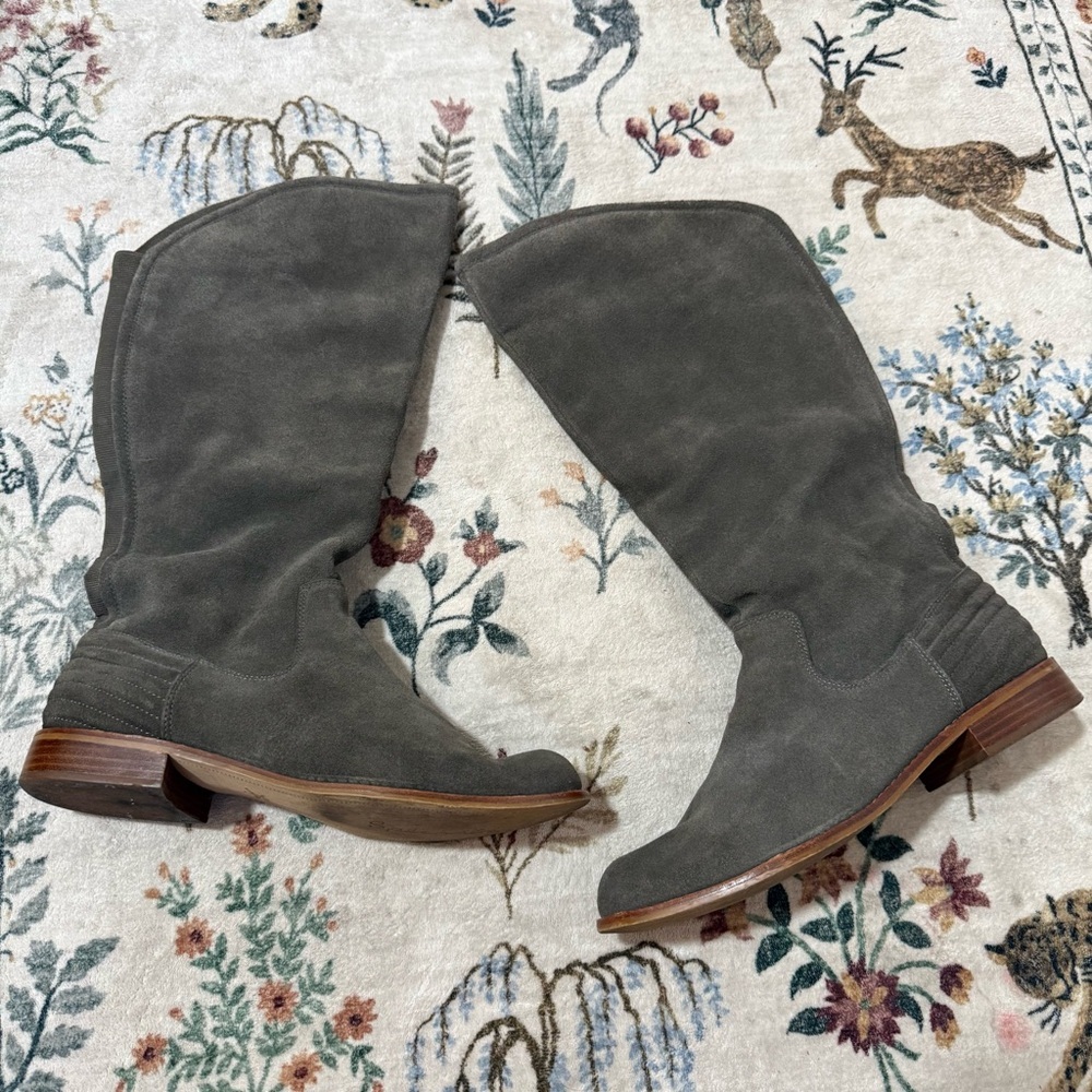 SPLENDID Olive Green SUEDE LEATHER Knee High TALL BOOTS 10M. $280